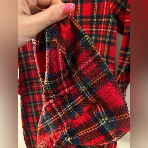 Lands’ End Plaid Footed Onesie Pajamas 8 - Picture 5 of 9